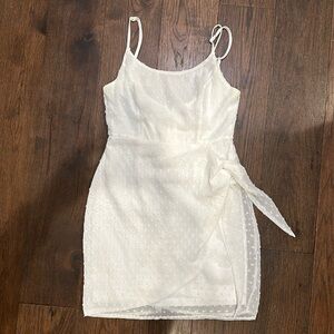Lulu’s White dress